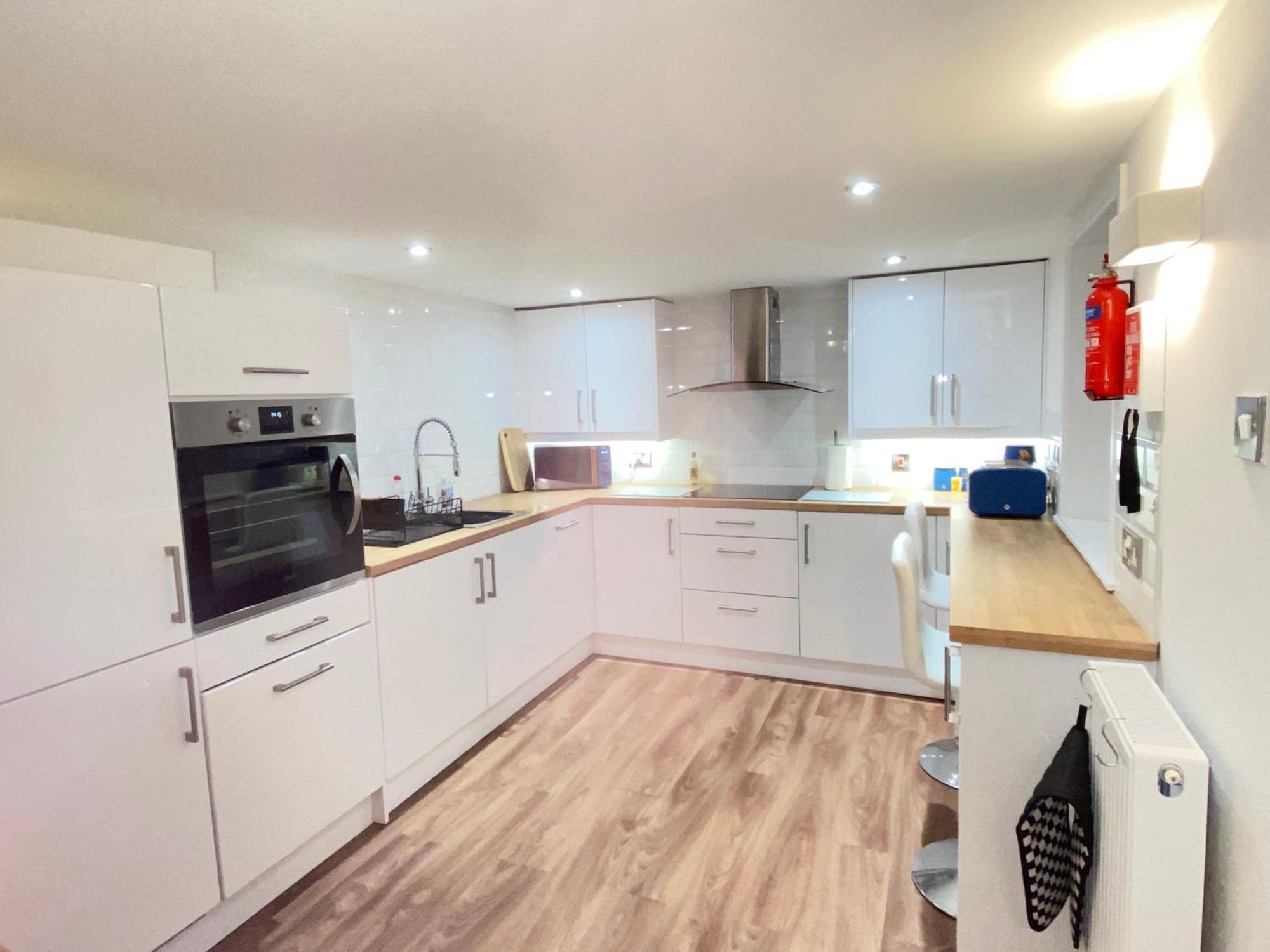 Westons Hideaway, 2 Bed, Free Parking, 6 Mins Walk To Beach, Exterior photo